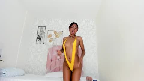 Snapshot of emy_barnert chatting on 10-17-25, 12:41 Mili online show from 10-17-25, 12:41