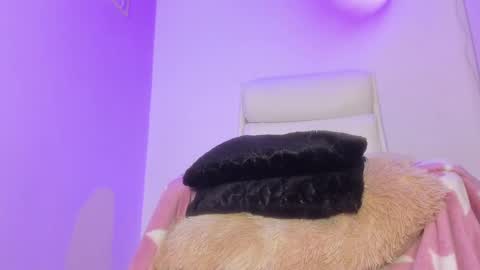 Emy online show from 01-16-25, 11:04