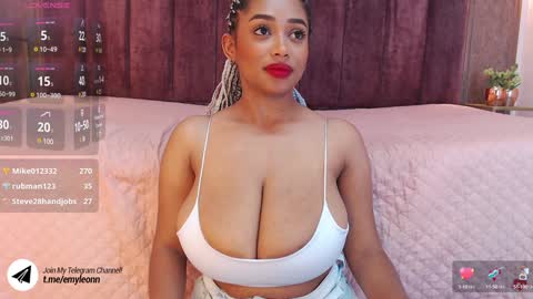 Snapshot of emy_leon chatting on 01-17-25, 10:56 Emy online show from 01-17-25, 10:56