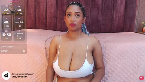 Snapshot of emy_leon chatting on 01-18-25, 05:10 Emy online show from 01-18-25, 05:10