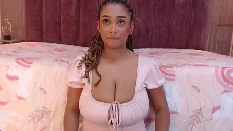 Snapshot of emy_leon chatting on 03-02-25, 07:45 Emy online show from 03-02-25, 07:45