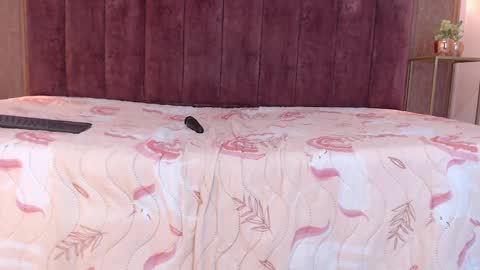 Snapshot of emy_leon chatting on 03-04-25, 11:32 Emy online show from 03-04-25, 11:32