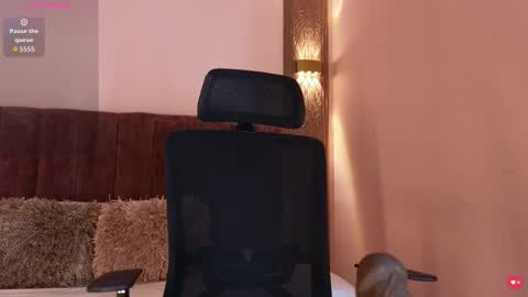 Emy online show from 02-24-26, 08:07