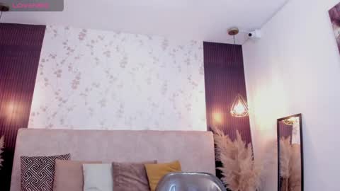 Snapshot of emy_ly chatting on 04-25-26, 01:03 emy online show from 04-25-26, 01:03