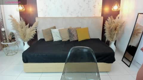 Snapshot of emy_ly chatting on 05-07-26, 11:15 emy online show from 05-07-26, 11:15