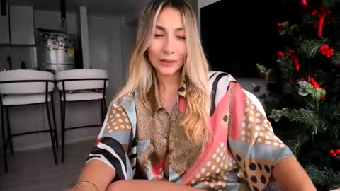 emyconneer online show from 12-13-24, 05:00