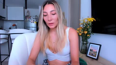 emyconneer online show from 01-09-25, 03:34