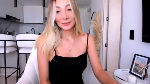 emyconneer online show from 01-24-25, 03:34