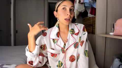 emyconneer online show from 01-29-25, 02:09