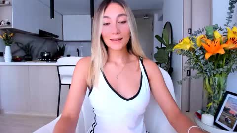 emyconneer online show from 02-12-25, 01:48