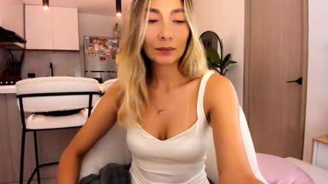 emyconneer online show from 03-03-25, 01:53