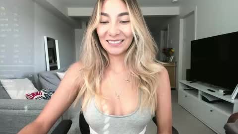 emyconneer online show from 09-16-25, 10:00