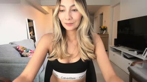 emyconneer online show from 09-25-25, 08:45