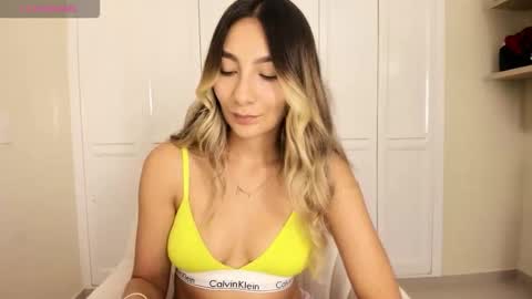 emyconneer online show from 02-06-26, 01:32