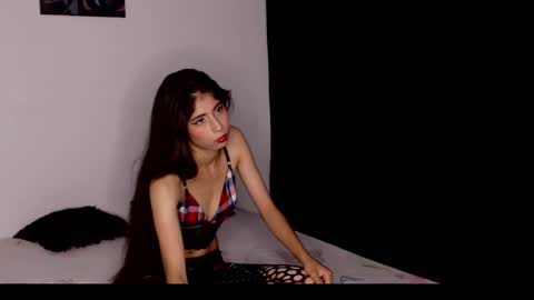 Emilly 3 Show schedule Monday to Saturday 610  Colombia time. Im free on Sundays online show from 12-19-25, 12:06