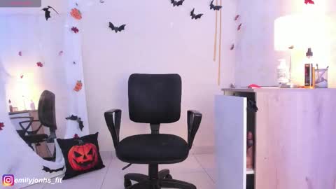 EMYLY  online show from 10-30-25, 08:53