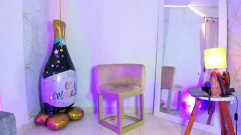 EMYLY  online show from 06-13-26, 08:40