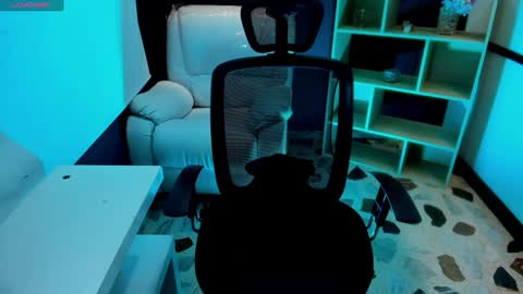 Snapshot of emysilver chatting on 12-02-24, 07:49 Emy Silver online show from 12-02-24, 07:49