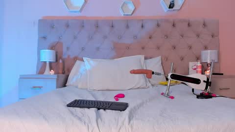 Snapshot of emysilver chatting on 12-07-24, 06:04 Emy Silver online show from 12-07-24, 06:04