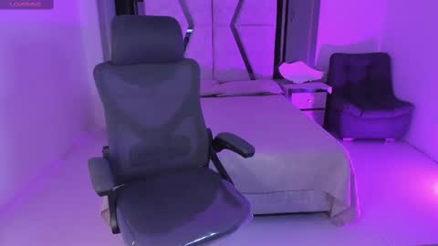 Snapshot of emysilver chatting on 03-07-25, 01:40 Emy Silver online show from 03-07-25, 01:40