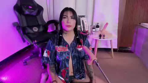 Emy Williams online show from 07-20-26, 07:05