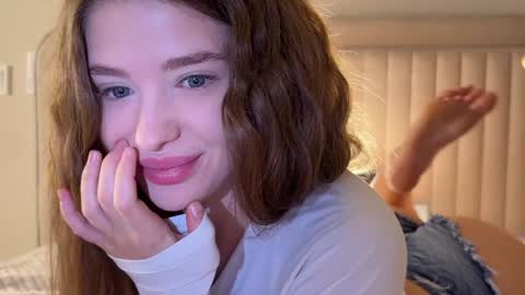 Mia online show from 03-05-26, 12:17