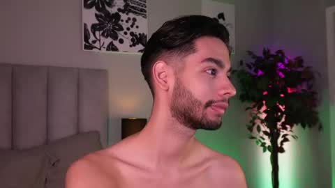 Snapshot of endy_rush chatting on 03-04-25, 12:44 Endy online show from 03-04-25, 12:44