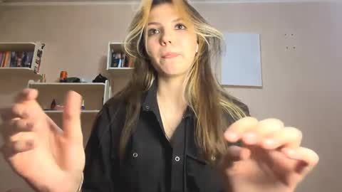 Margot online show from 04-11-26, 06:12