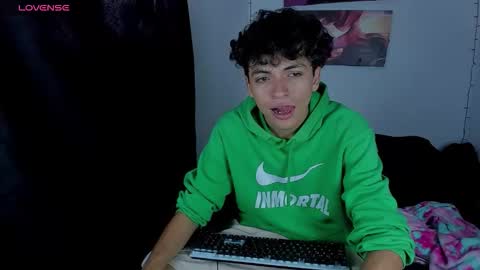 Snapshot of energy_lover137 chatting on 02-12-26, 03:51 Salo online show from 02-12-26, 03:51