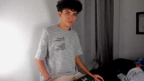 Salo online show from 04-19-26, 10:01