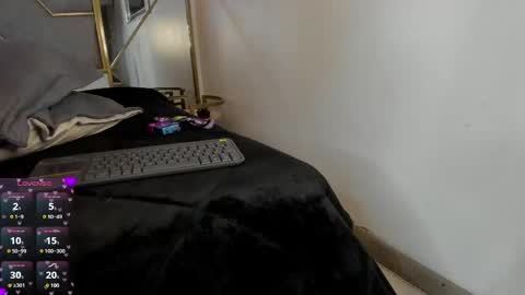 Snapshot of engelth_ chatting on 10-10-25, 02:49 Engelth online show from 10-10-25, 02:49