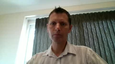 Snapshot of englishguy183 chatting on 06-12-26, 08:24 EnglishGuy183 online show from 06-12-26, 08:24