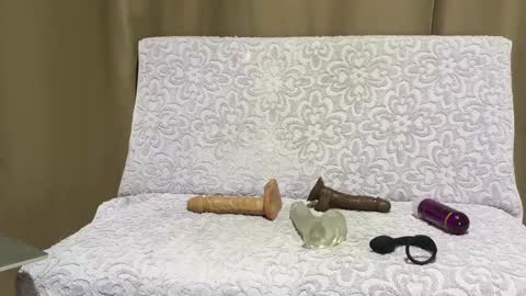 Snapshot of enjoythetrip chatting on 02-06-25, 01:27 Luke online show from 02-06-25, 01:27