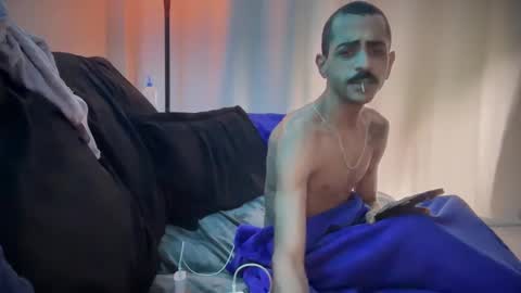 Snapshot of enjoythetrip chatting on 09-08-25, 03:44 Luke online show from 09-08-25, 03:44