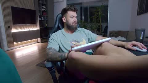 Erik online show from 03-11-25, 07:14