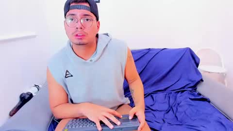 enrique online show from 02-13-25, 03:56