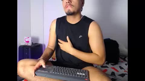 enrique online show from 11-24-25, 04:34