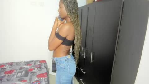 Snapshot of enyelsalas2 chatting on 11-03-25, 07:04 Angela online show from 11-03-25, 07:04