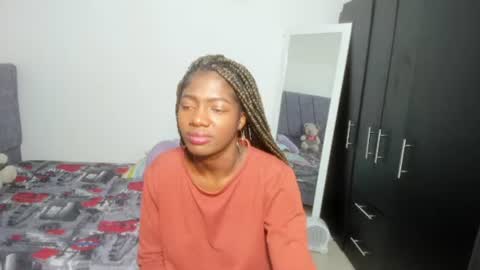 Snapshot of enyelsalas2 chatting on 11-05-25, 02:22 Angela online show from 11-05-25, 02:22