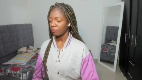 Snapshot of enyelsalas2 chatting on 11-21-25, 03:00 Angela online show from 11-21-25, 03:00