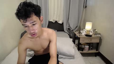 Snapshot of enzinoxx2024 chatting on 10-24-25, 12:30 enzo online show from 10-24-25, 12:30