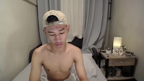 Snapshot of enzinoxx2024 chatting on 11-16-25, 10:37 enzo online show from 11-16-25, 10:37