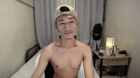 Snapshot of enzinoxx2024 chatting on 12-23-25, 07:39 enzo online show from 12-23-25, 07:39