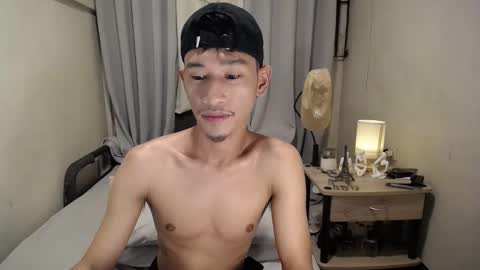 Snapshot of enzinoxx2024 chatting on 01-19-26, 01:26 enzo online show from 01-19-26, 01:26