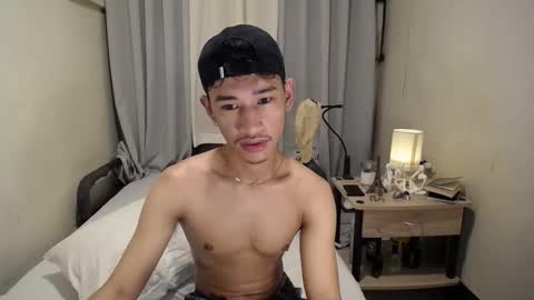 Snapshot of enzinoxx2024 chatting on 02-14-26, 09:22 enzo online show from 02-14-26, 09:22