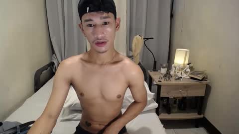 Snapshot of enzinoxx2024 chatting on 02-15-26, 07:51 enzo online show from 02-15-26, 07:51