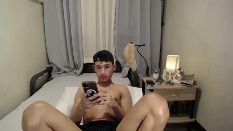 Snapshot of enzinoxx2024 chatting on 02-17-26, 03:51 enzo online show from 02-17-26, 03:51