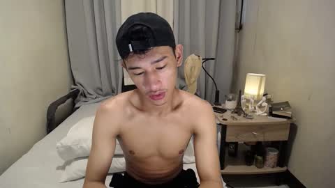 Snapshot of enzinoxx2024 chatting on 02-23-26, 03:04 enzo online show from 02-23-26, 03:04