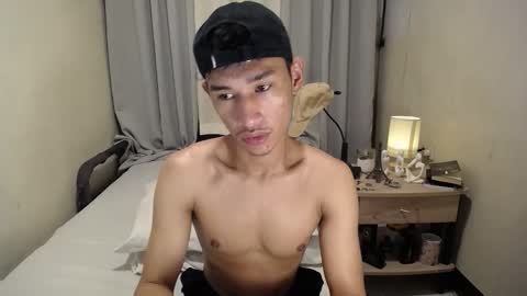 Snapshot of enzinoxx2024 chatting on 02-24-26, 05:38 enzo online show from 02-24-26, 05:38