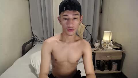 Snapshot of enzinoxx2024 chatting on 02-26-26, 11:09 enzo online show from 02-26-26, 11:09